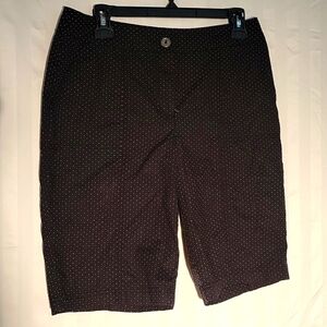 Chico's Woman Black & White Polka Dot Shorts with Front & Side Pockets, Size: 0